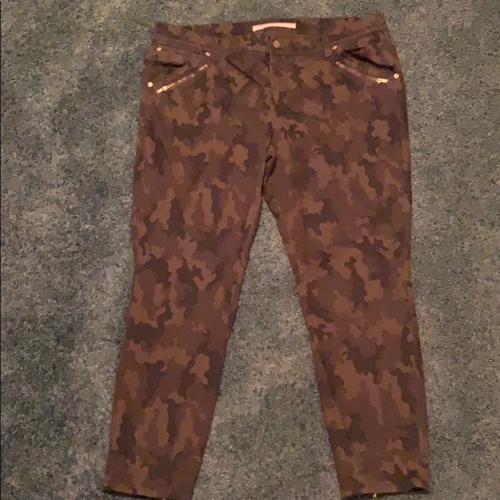 Cropped camo S & P pants